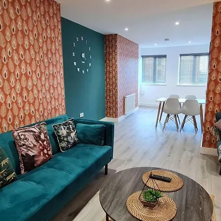 The Ecclesian Deluxe Near Trafford Centre Eccles Train Station Apartment Manchester