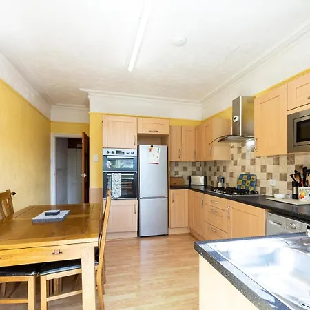 Guestready - Enchanting Life In Gorse Hill *