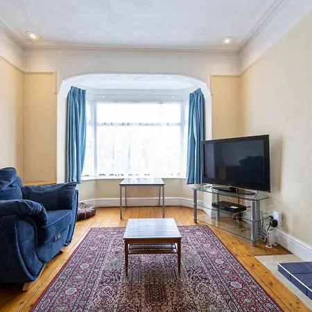 Guestready - Enchanting Life In Gorse Hill *