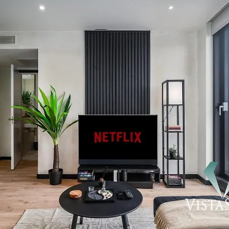Japanese-inspired Cozy 1-bed In By Vista Apartment Manchester
