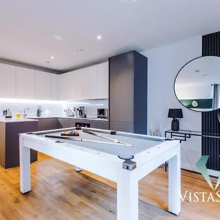 Modern 2 Bed With Pool Table By Vista Stays Short Lets *