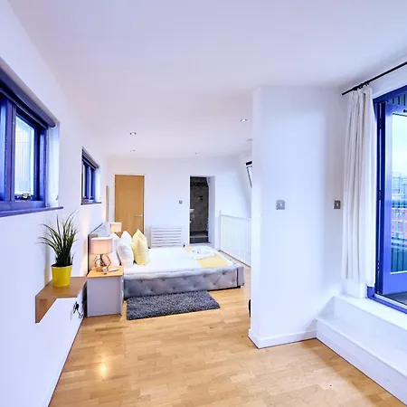 Pluxa Citronella -2 Floors Of Football Location With Workspace