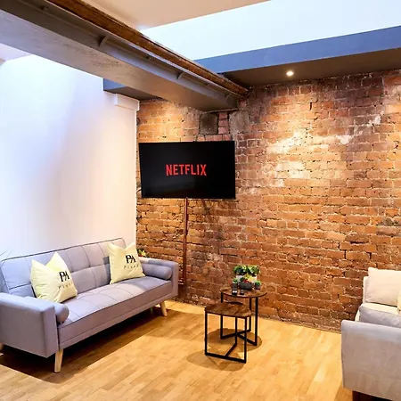 Pluxa Citronella -2 Floors Of Football Location With Workspace Apartment *