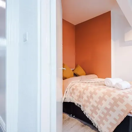 Property With Parking - Close To City Centre By Hass Haus Manchester