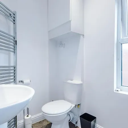 Property With Parking - Close To City Centre By Hass Haus Apartmán Manchester