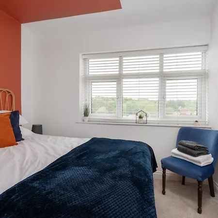 Hilltop House In - Free Parking Holiday home *