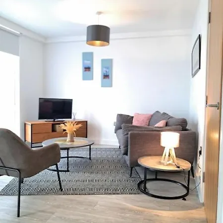 Spacious 2 Bed Duplex Salford M5 Manchester