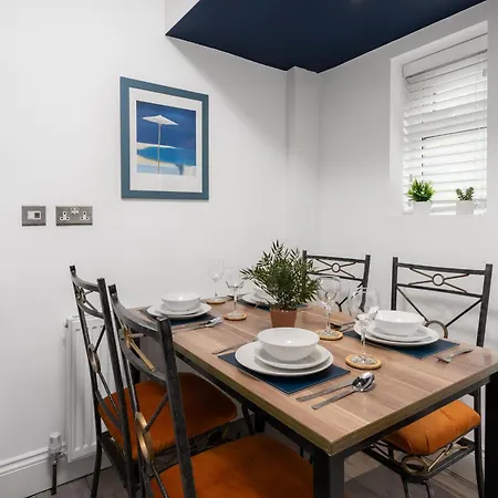 Holiday home Hilltop House In - Free Parking *