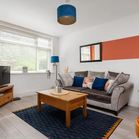 Hilltop House In - Free Parking Manchester