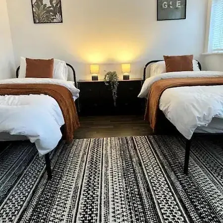 Modern Twin Near Ancoats & Etihad Stadium *
