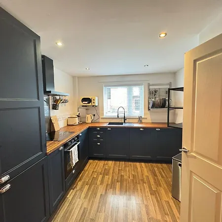 Modern Twin Near Ancoats & Etihad Stadium Homestay *
