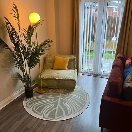 Modern Twin Near Ancoats & Etihad Stadium Манчестер