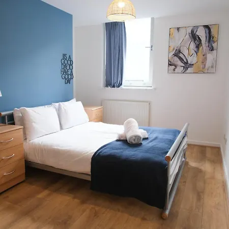 Modern & Premium 2br 2ba Center דירה *