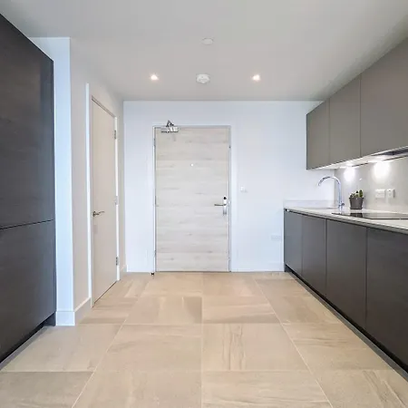 Charles Hope Centre Apartment