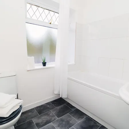 Sleek Shared Abode Sleeps 2 Guests *