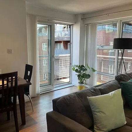 Stylish Centre With Large Balcony