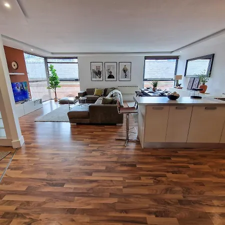 Superhost Luxury Flat Ferienhaus *