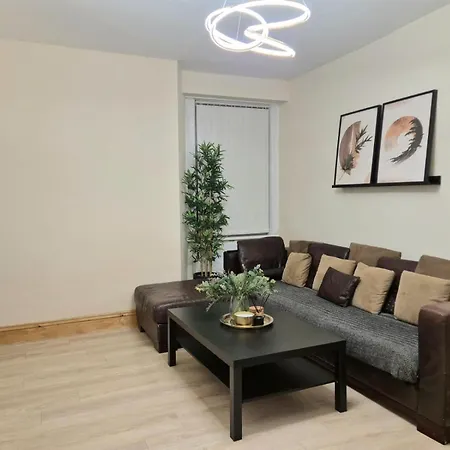 In 6 Minutes Drive To Victoria Station Privat bolig Manchester