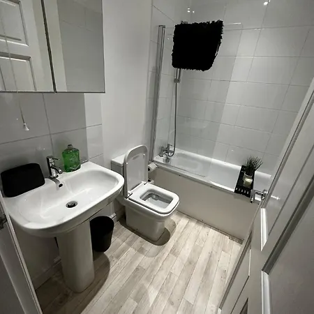 Urban Retreat - Nhs - Contractors - Relocating Lägenhet Manchester