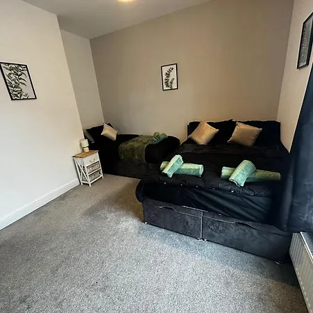 Urban Retreat - Nhs - Contractors - Relocating Apartment Manchester