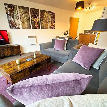 2 Bed Sportcity Opposite Etihad Stadium & Coop Live Apartment *