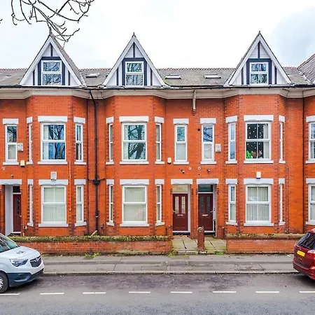 1 Bed Flat With Parking Apartment