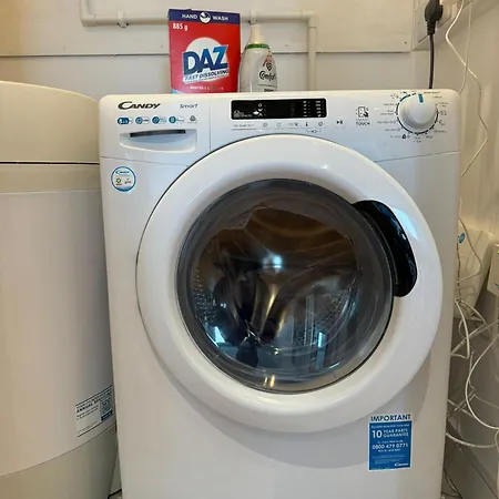 Penthouse Height Flat, View Balcony, Quiet, Free Wifi, Gym & Minimalistic * Μάντσεστερ