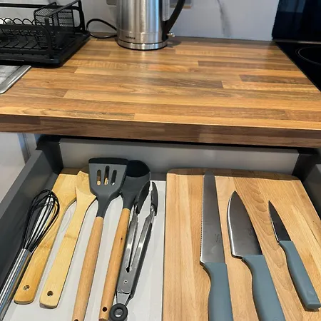New Penthouse Height Flat, View Balcony, Free Gym & Minimalistic Apartment Manchester