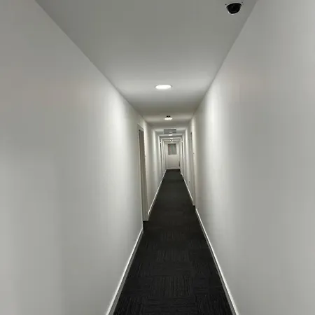 Daire Penthouse Height Flat, View Balcony, Quiet, Free Wifi, Gym & Minimalistic