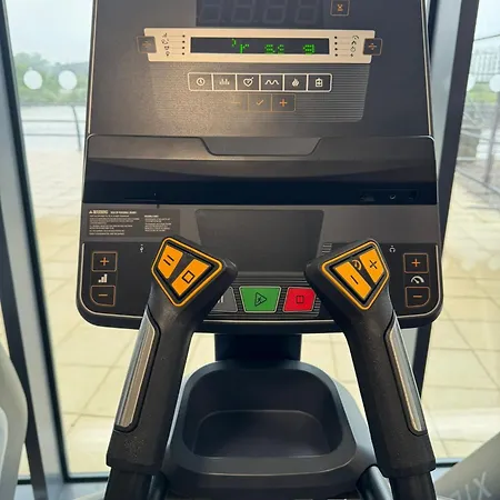 Διαμέρισμα Penthouse Height Flat, View Balcony, Quiet, Free Wifi, Gym & Minimalistic *