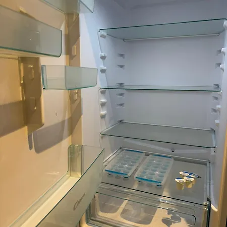 New Penthouse Height Flat, View Balcony, Free Gym & Minimalistic Apartment Manchester