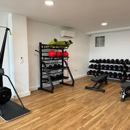 New Penthouse Height Flat, View Balcony, Free Gym & Minimalistic Manchester