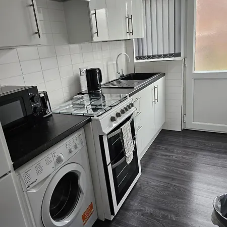 Luxury 4 Bedroom House In Manchester