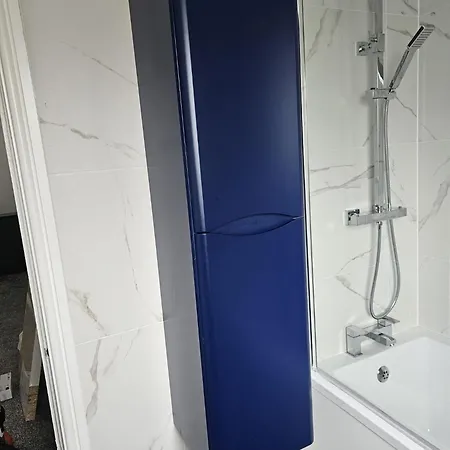 Luxury 4 Bedroom House In * Manchester