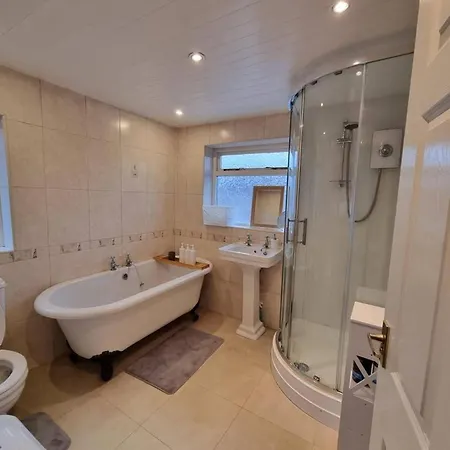 Prázdninový dům Fully Equipped 3-bedroom House With Free Parking Manchester