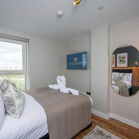 2 Bedroom At Valore Services Short Lets & Serviced With Secure Parking Appartement Manchester