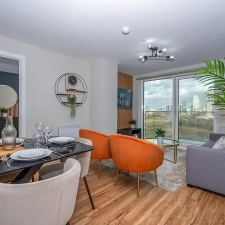 2 Bedroom At Valore Services Short Lets & Serviced With Secure Parking Manchester