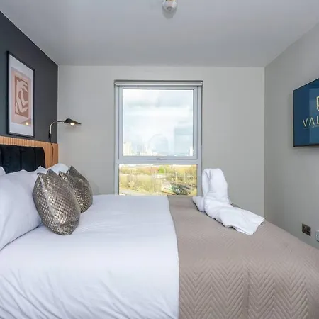 2 Bedroom At Valore Services Short Lets & Serviced With Secure Parking Appartement