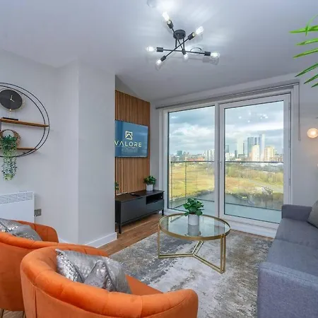 2 Bedroom At Valore Services Short Lets & Serviced With Secure Parking Apartment *