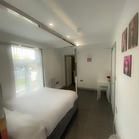 Homestay Lucy Street - Luxury En-suite - Perfect For Long Stays *