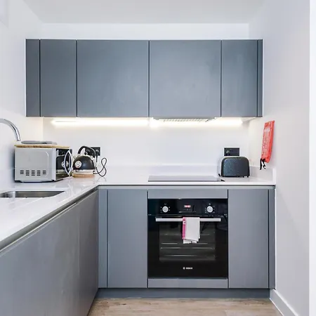 Hilltop Serviced - Piccadilly *