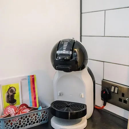 Hilltop Serviced - Piccadilly Apartment *