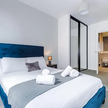 Hilltop Serviced - Ancoats Apartment *