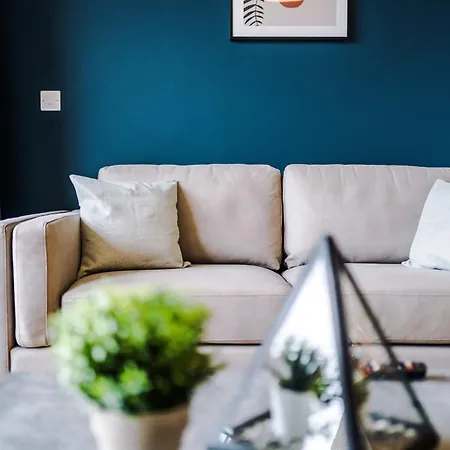 Hilltop Serviced - Ancoats Apartment *
