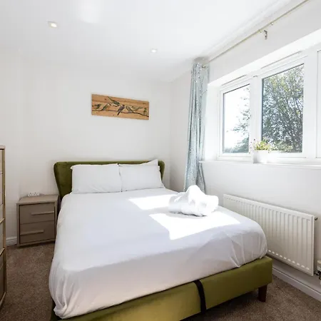 Guestready - A Haven By The River Manchester