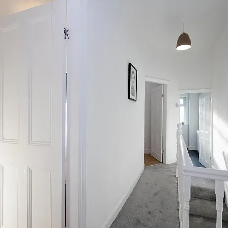 Guestready - Lovely In Manchester