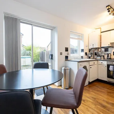 Guestready - Charming Retreat Near Salford Quays Манчестер