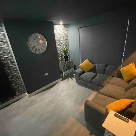 Ivy Mount Boutique *