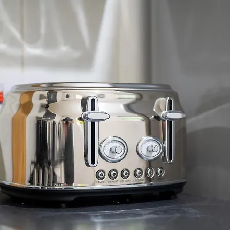 Hébergement de vacances Modern 2 Bed With Driveway Near Coop Live & Etihad Stadium , Sleeps 5 , Self Checkin And Free Parking