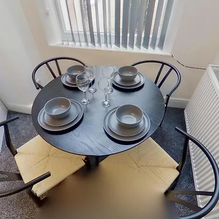 Elegant 2 Bed House Near Centre * Manchester